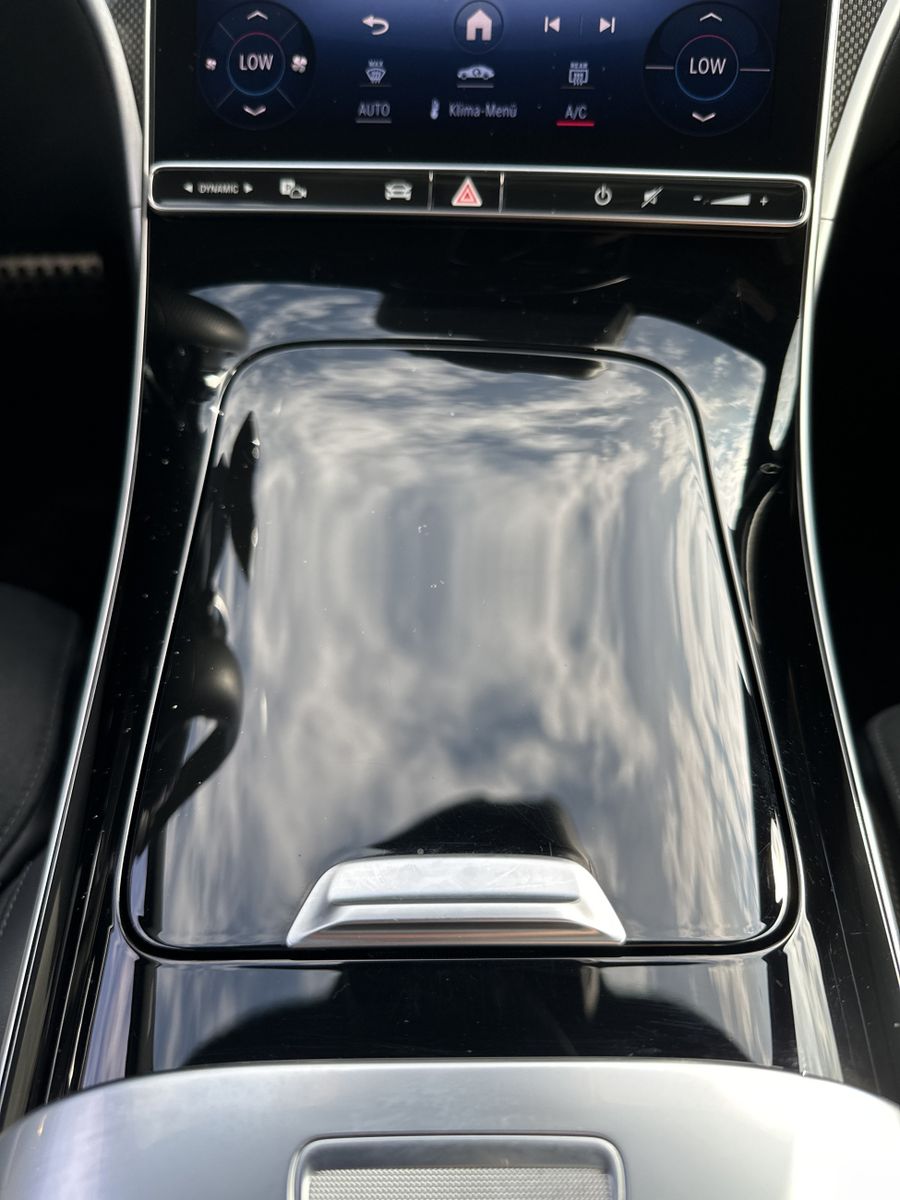 Fahrzeugabbildung Mercedes-Benz C 220d T AMG-Line NAV+LED+ACC+PANO+DISTRONIC+VC
