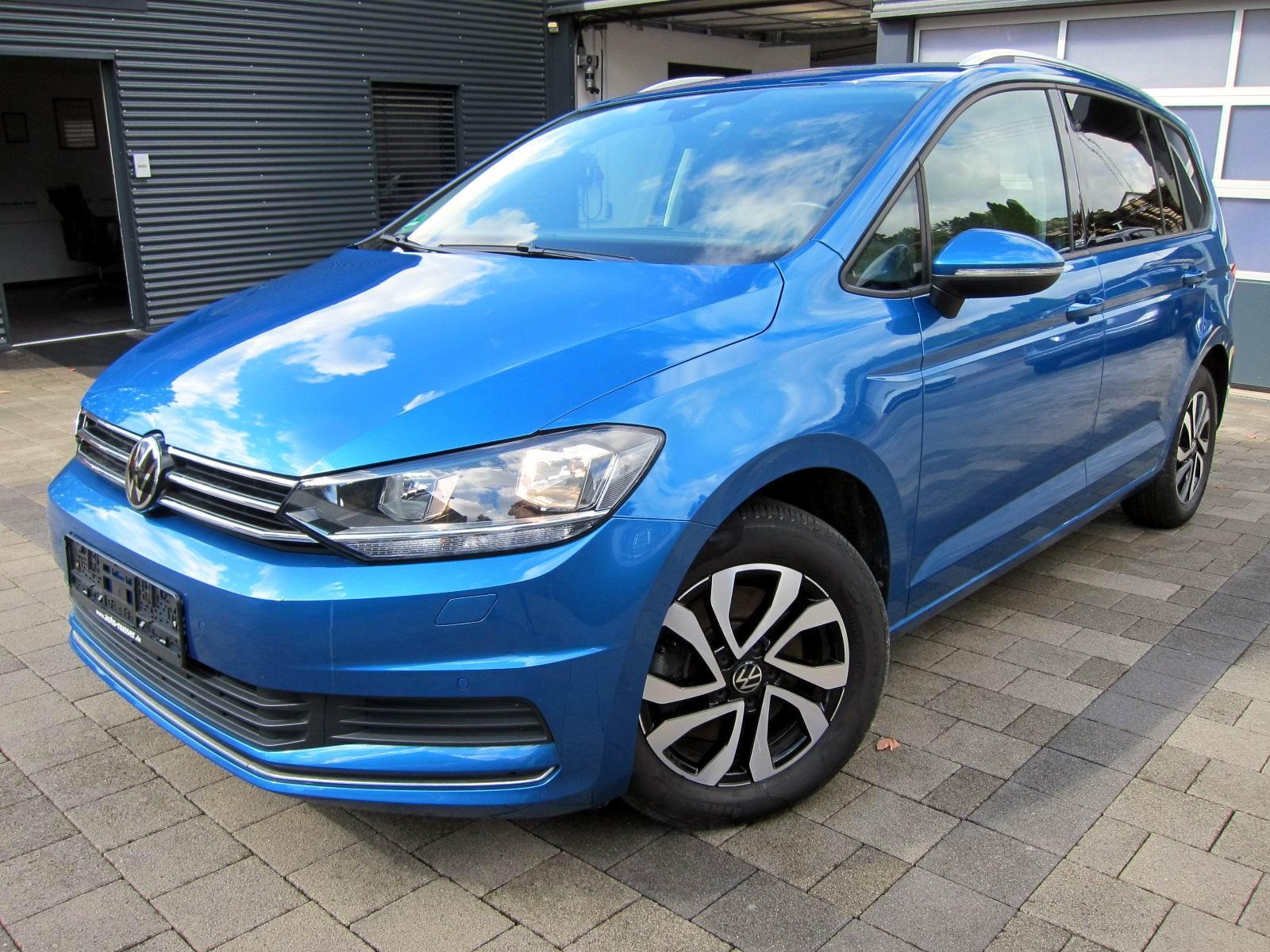 Volkswagen Touran Active 1,5TSI 110kw AHK Kamera 6Gang