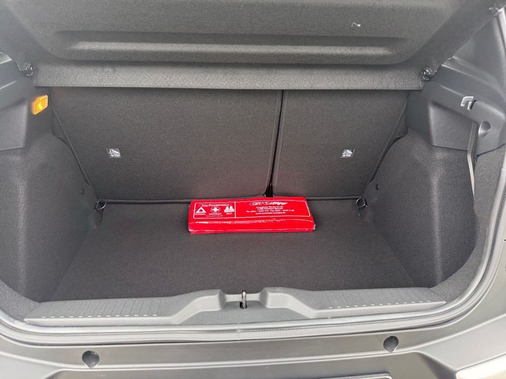 Fahrzeugabbildung Citroën C3 Turbo 100 PLUS + Winter Paket*Allwetterreifen