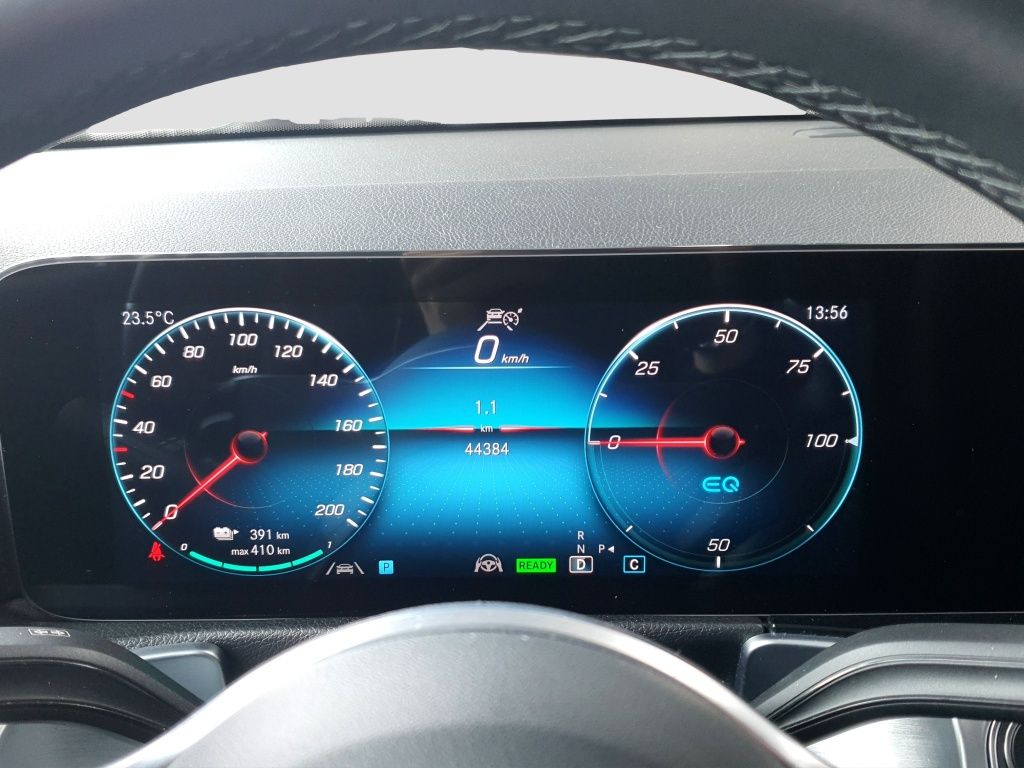 Fahrzeugabbildung Mercedes-Benz EQB 300 4MATIC Progressive*360 Grad*PDC*18 Zoll
