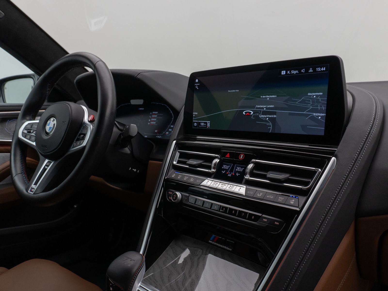 Fahrzeugabbildung BMW M8 Competition xD Gran Coupé 360°Laser HUD B&W