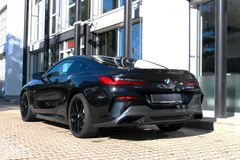 BMW M850 i xDrive Coupe / B&W / M FAHRWERK / LASER BMW M850 i xDrive Coupe / B&W / M FAHRWERK / LASER