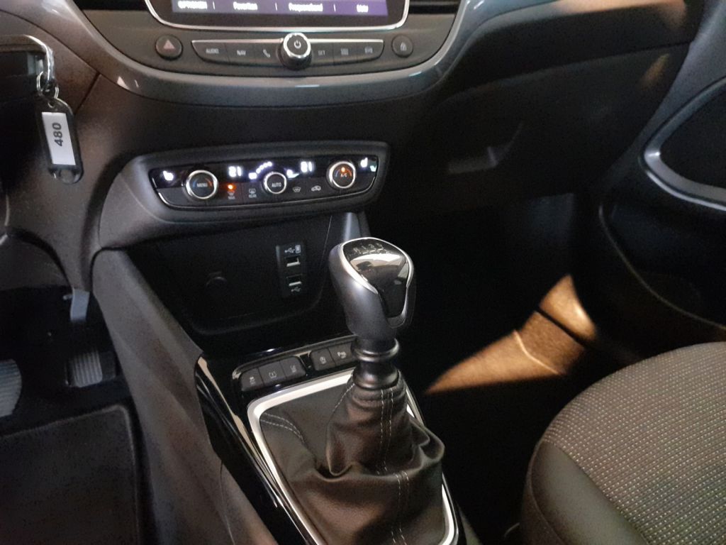 Fahrzeugabbildung Opel Crossland 1.2 Elegance Multimedia Navi Pro