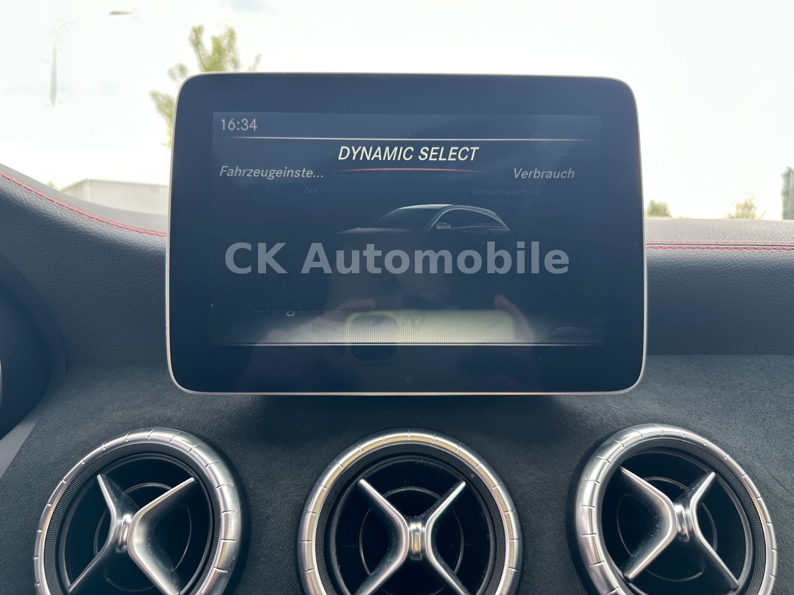 Fahrzeugabbildung Mercedes-Benz CLA 200 Shooting Brake AMG-Line/Night-Paket/LED