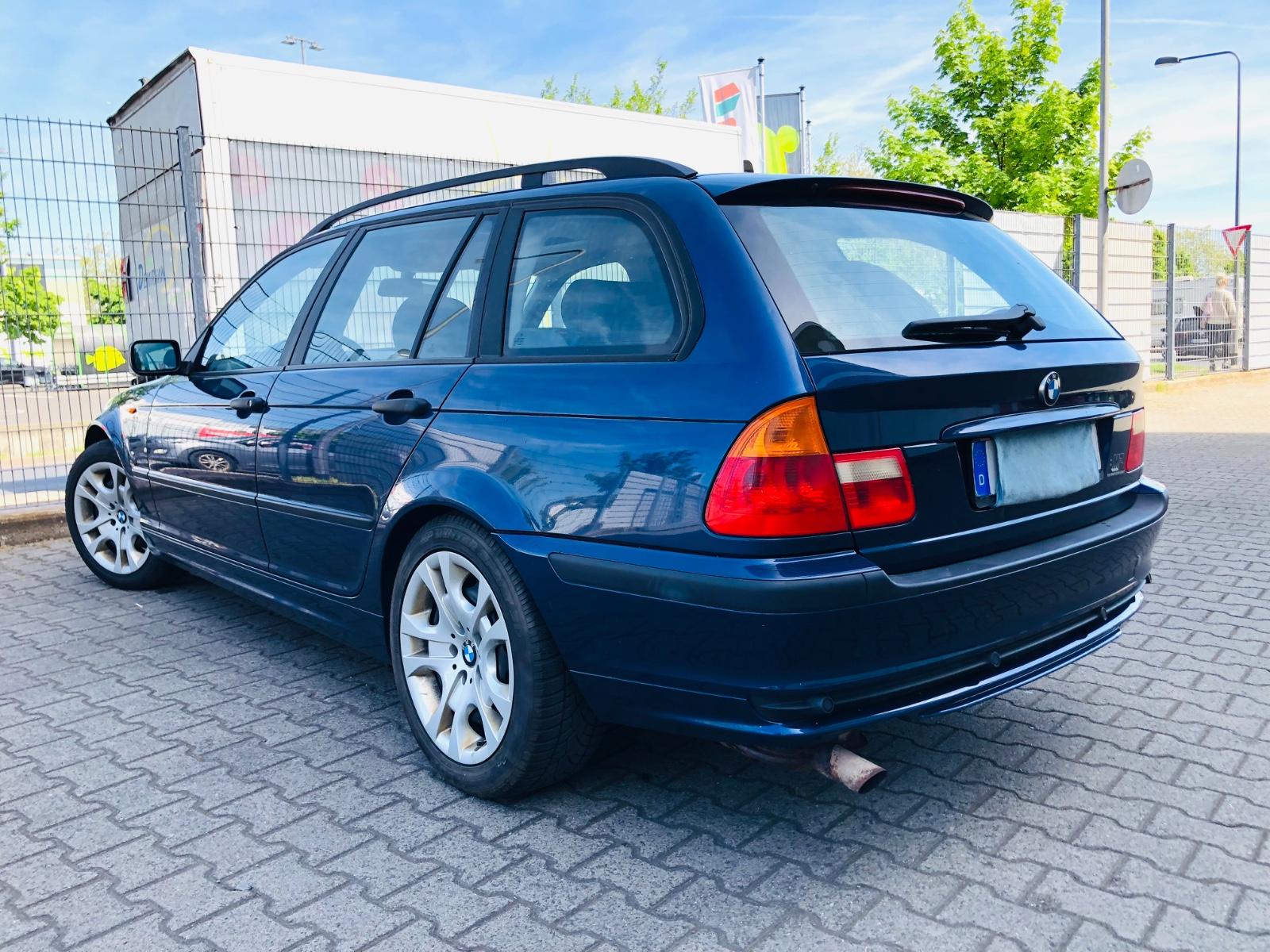 BMW 316 2004 — rear view