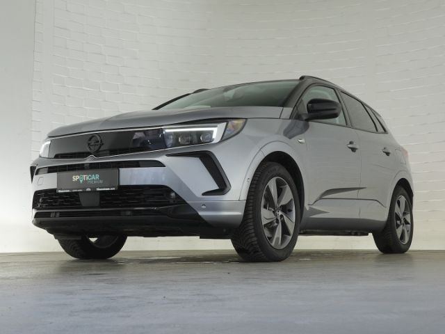 Grandland GSe PHEV 4X4 AT+AHK+NAVI+RÜCKFAHRKAMER