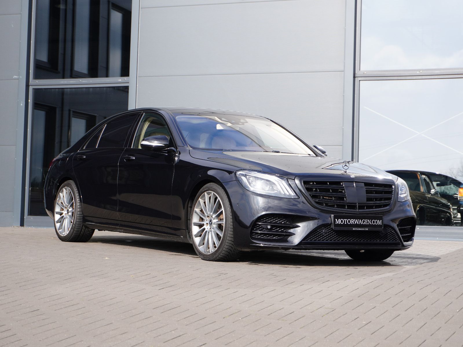 Fahrzeugabbildung Mercedes-Benz S 560 4Matic L AMG