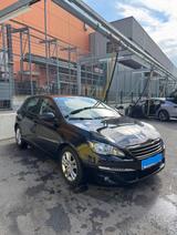 Peugeot 308 Access BlueHDi Active Limousine - Peugeot 308 Access mit Diesel-Antrieb