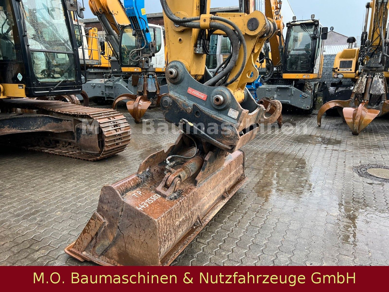 Fahrzeugabbildung CAT 323 EL /Trimble 3 D  VSA / Oilquick OQ 70/55