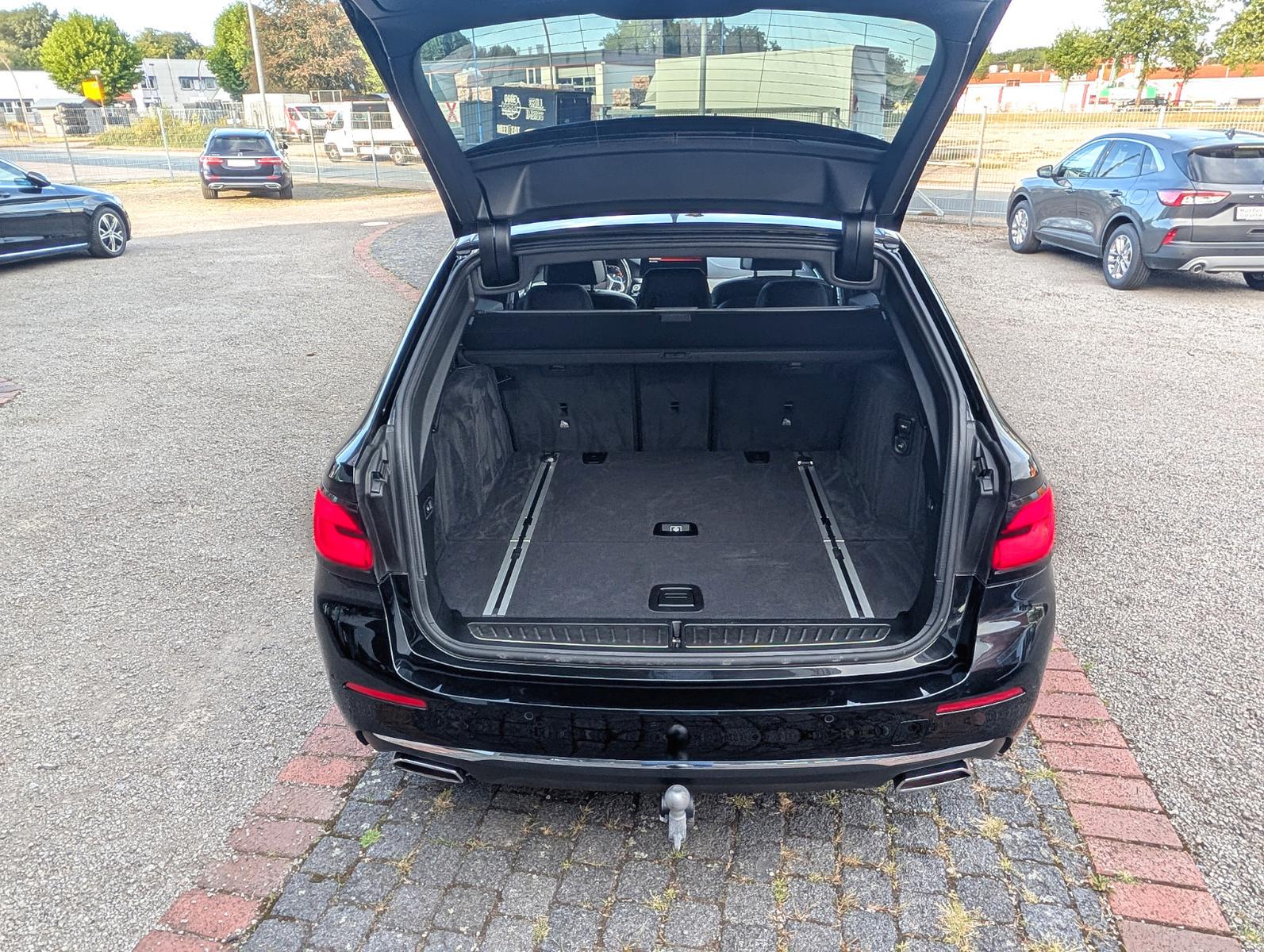 BMW 530 d Touring xDrive Luxury Line Voll!