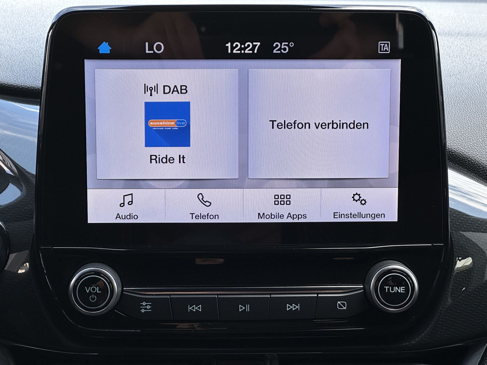 Fahrzeugabbildung Ford Fiesta 1.0 EcoBoost ST-Line NAV+LED+CARPLAY+DAB