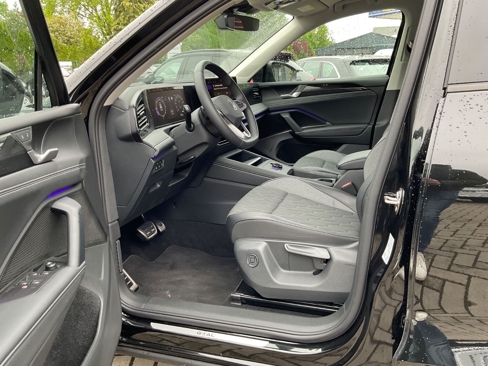 Fahrzeugabbildung Volkswagen Tiguan 2.0 TDI SCR DSG GOAL,AHK,IQLight,Navi,ACC