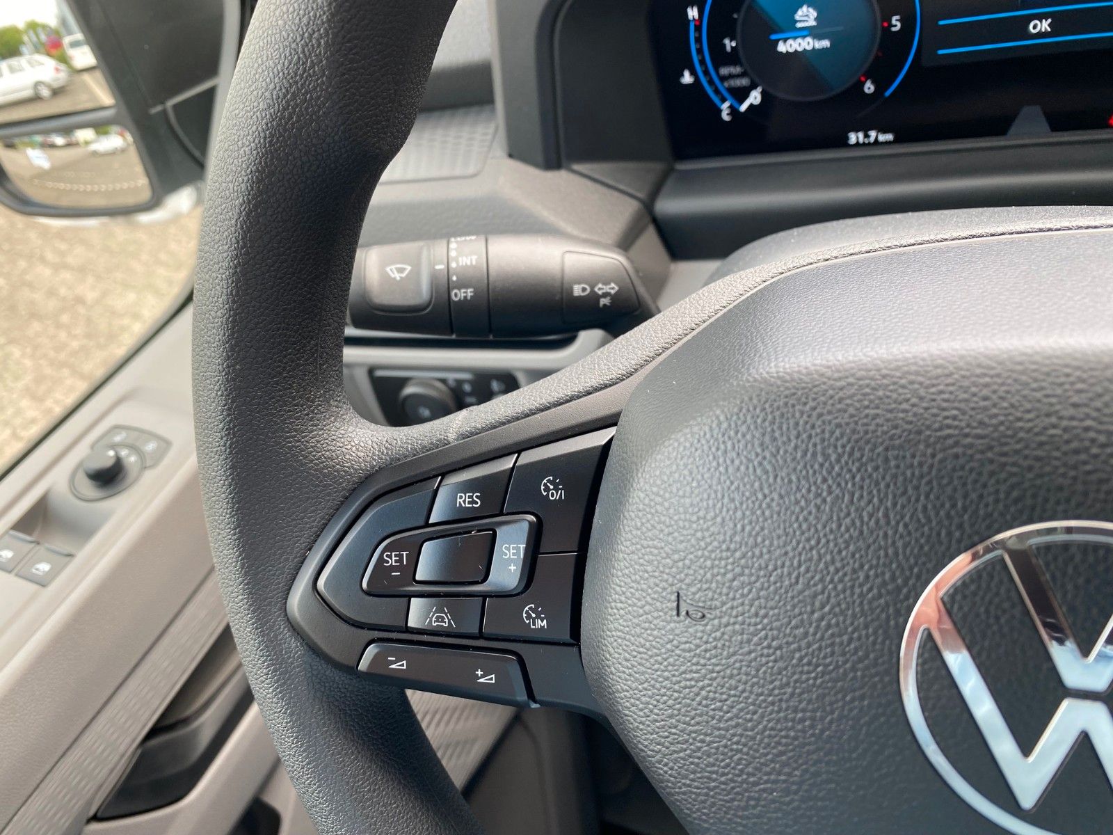 Fahrzeugabbildung Volkswagen T7 Transporter Kasten LR 2.0 TDI+KAMERA+NAVI+PDC