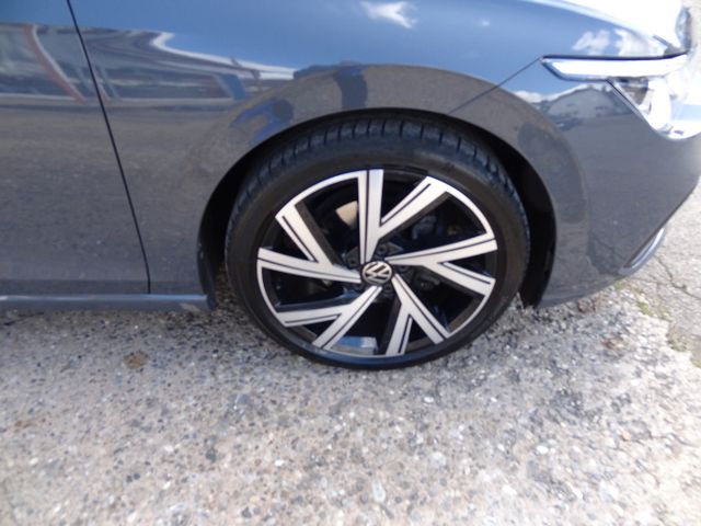 Fahrzeugabbildung Volkswagen Golf VIII Lim. Life/Virtual/LED/Navi/PDC/2.Hd/