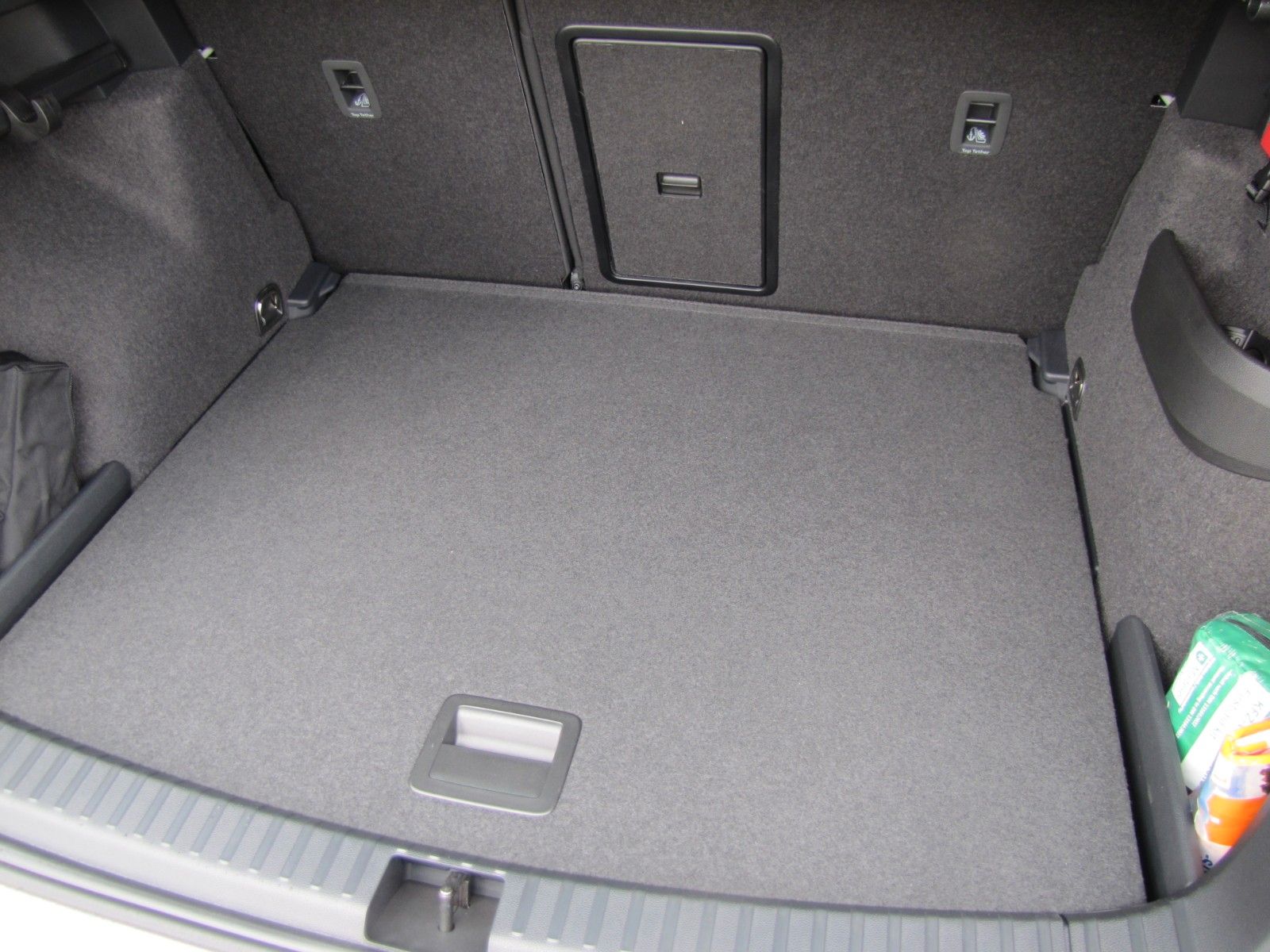 Fahrzeugabbildung SKODA Karoq Selection 2.0l TDI 150PS 7-Gang DSG 4x4