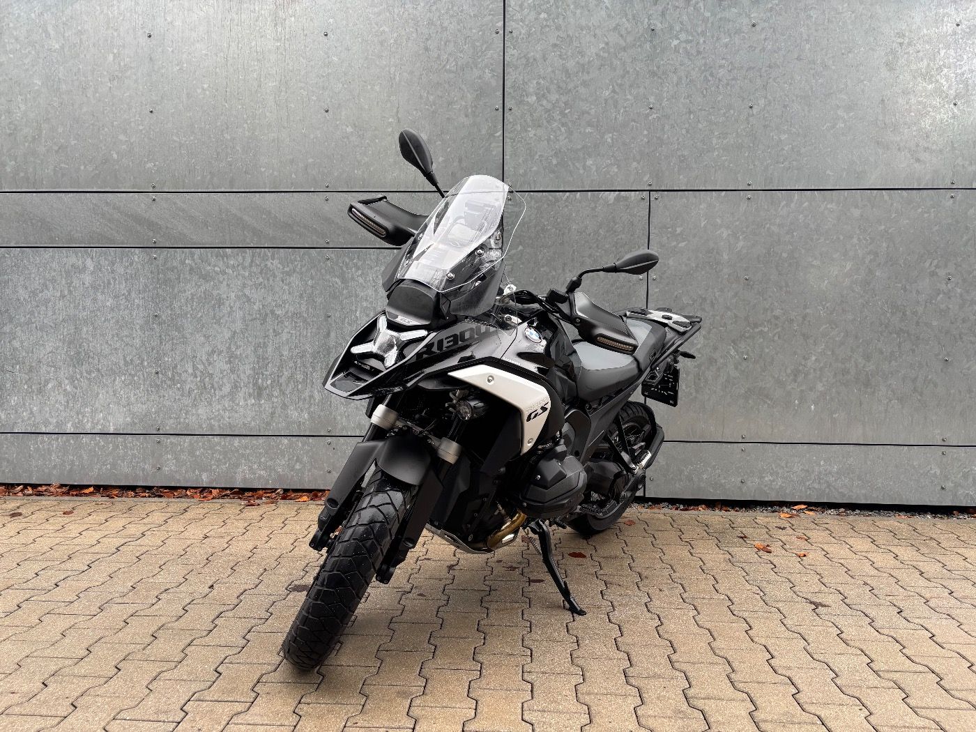 Fahrzeugabbildung BMW R 1300 GS Triple Black 3 Pakete