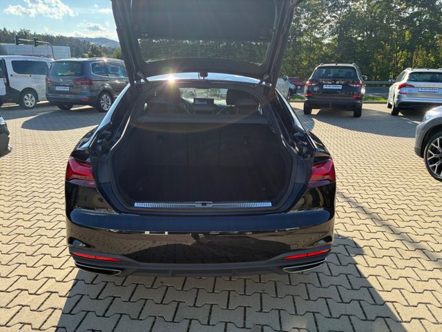 Fahrzeugabbildung Audi A5 Sportback 40 TDI quattro >S Line/AUT/KAM/PDC