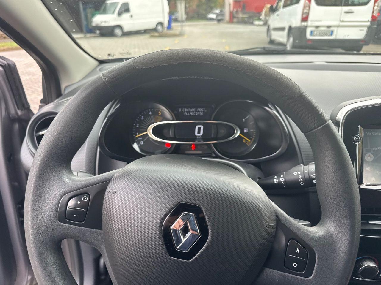 Renault Clio 2014 — фото 11