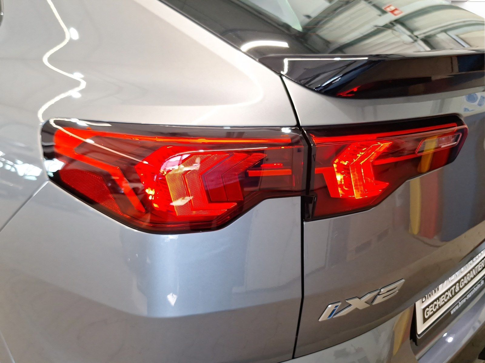BMW iX2 - Bild 10