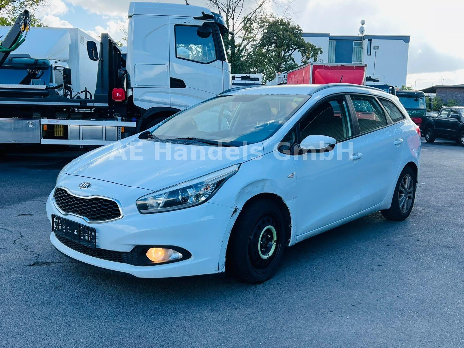 Kia cee'd 2014 — photo 9