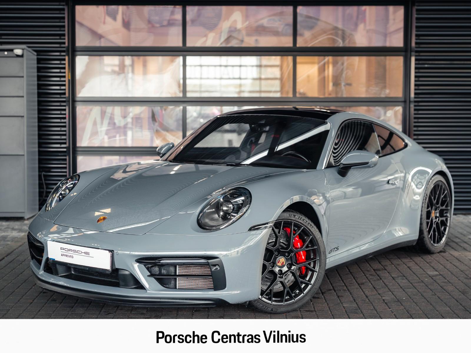 Porsche 911 Carrera 4 GTS