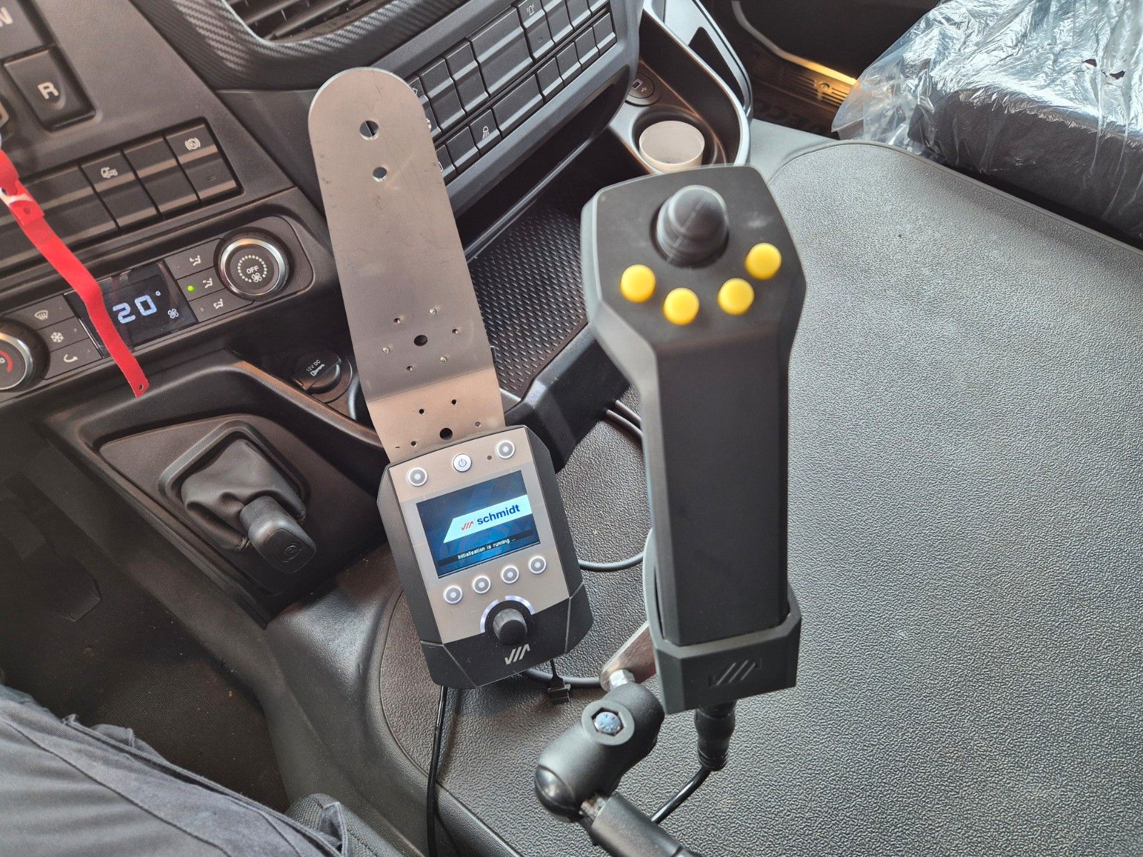 Fahrzeugabbildung Iveco X-Way AT300X48Z/P HR OFF 6x4 Hiab Winterdienst