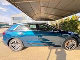 Audi e-tron 55 quattro S line S line - blaue Audi e-tron