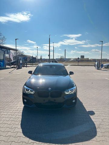BMW BMW 118d M-Paket/LED/Alcantara M-Sitze/M-S...