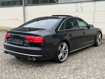 Audi A8 - 6
