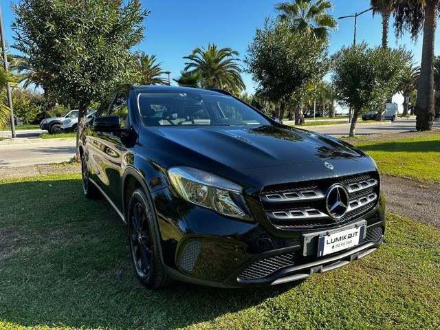 Mercedes-Benz MERCEDES-BENZ GLA 200 d Automatic Business