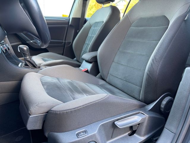 Fahrzeugabbildung Volkswagen Golf VII Variant 1.5 TSI COMFORTLINE NAVI KAMERA