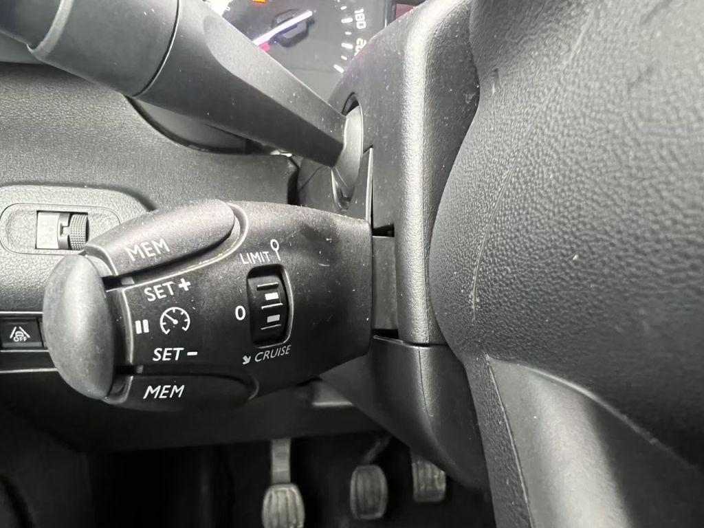 CITROEN Berlingo Live M KLIMA,ELF,BLUETHOOTH,AHK,USB CITROEN Berlingo Live M KLIMA,ELF,BLUETHOOTH,AHK,USB