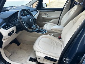 BMW 220 Gran Tourer - 8