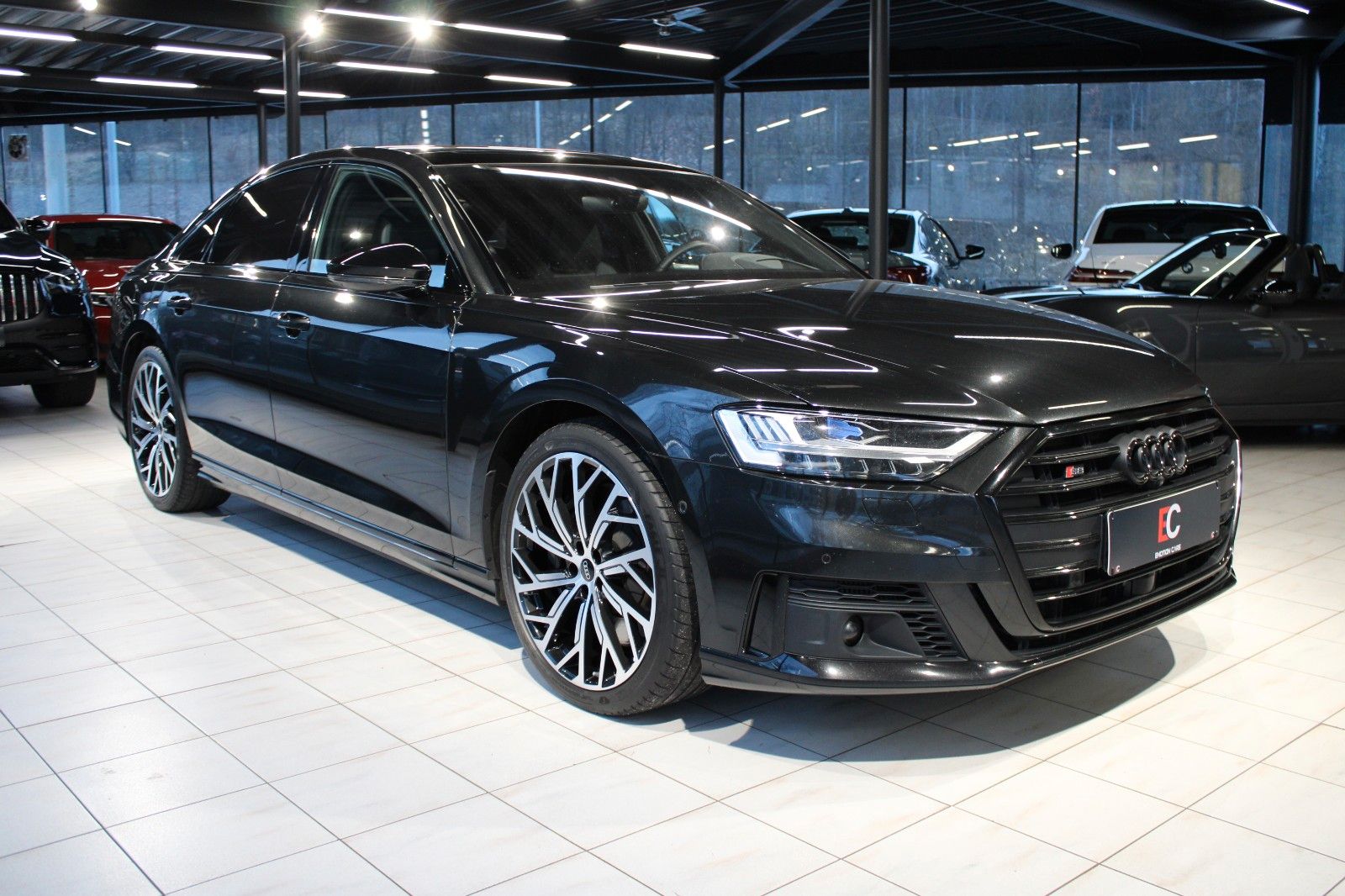 AUDI S8 TFSI 420kW quattro STHZ/Black+/Pano/Massage