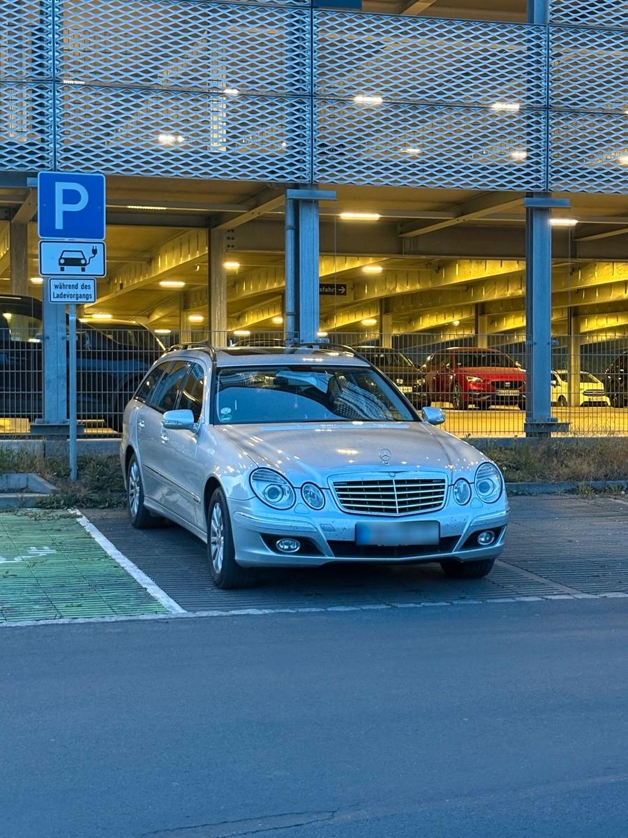 Mercedes-Benz E320 2006 — photo 5