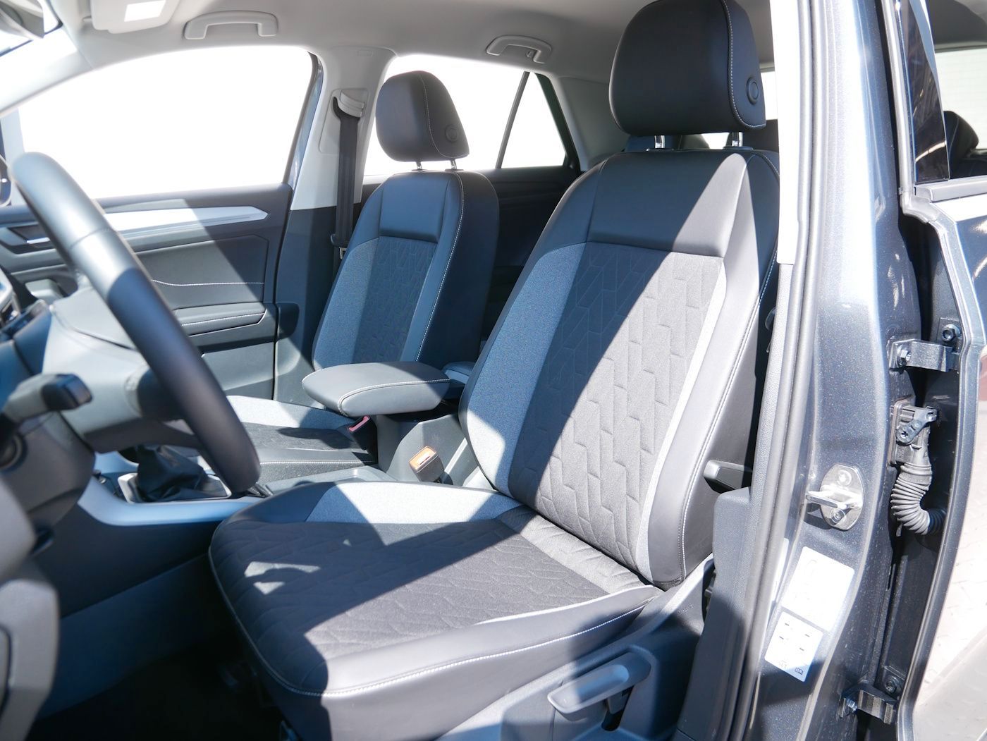 Fahrzeugabbildung Volkswagen T-Roc 1.0 TSI GOAL NEU37T AHK ACC SHZ+LHZ Allwet