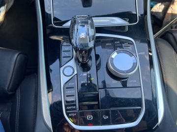 Fahrzeugabbildung BMW X5 M50 M Sport Sky Fond Entertainment VOLL