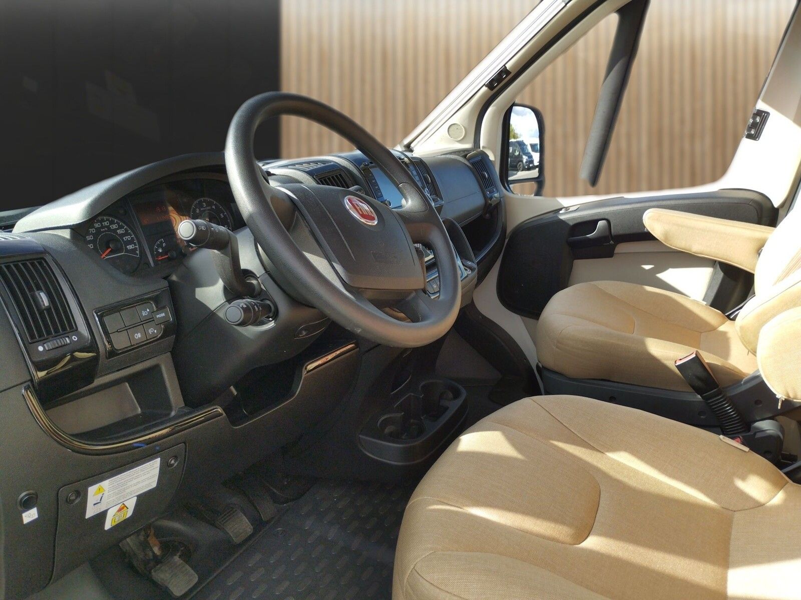 Fahrzeugabbildung HYMER / ERIBA / HYMERCAR Exsis-t 474 Markise,SAT,Solar