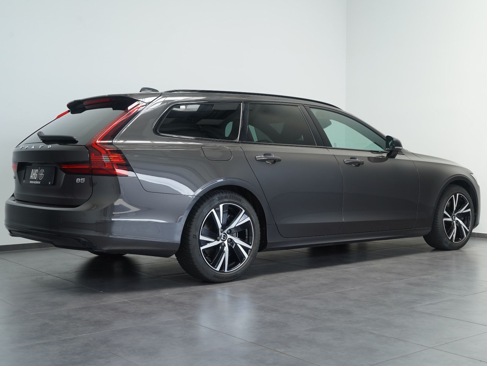 Fahrzeugabbildung Volvo V90 B5 B Mild-Hybrid R Design LED/ACC/HEADUP/AHK