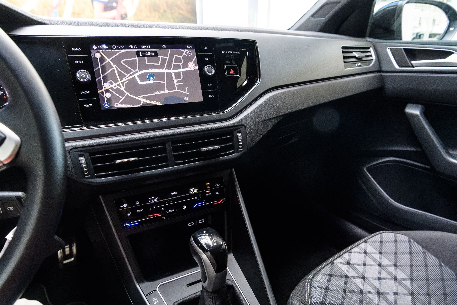 Fahrzeugabbildung Volkswagen Taigo R-Line 1.5 TSI DSG IQ-LED+AHK+KAMERA+ACC