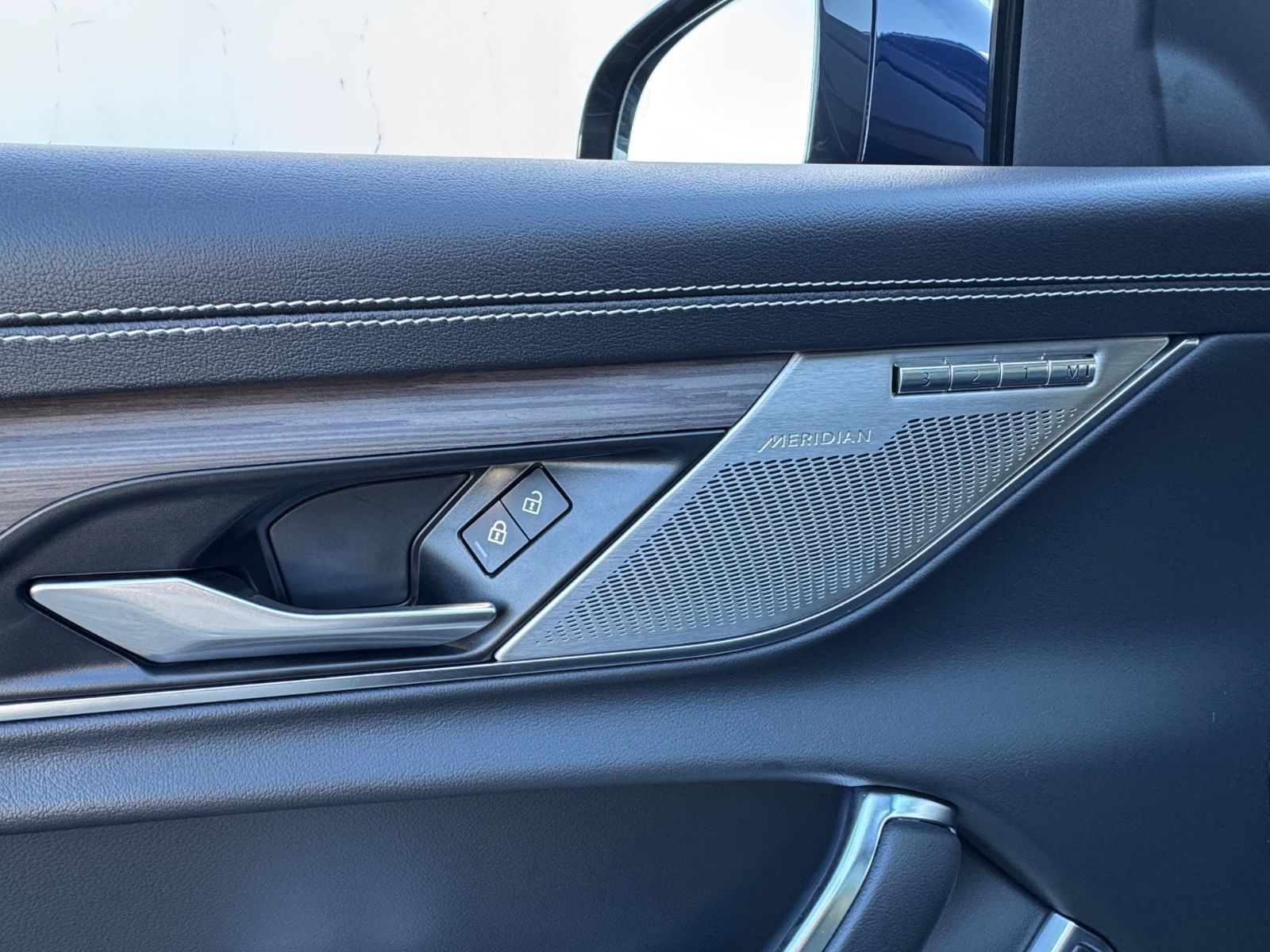 Fahrzeugabbildung Jaguar XF Sportbrake R-Dynamic SE AWD/PANO/KAM/MERIDIAN