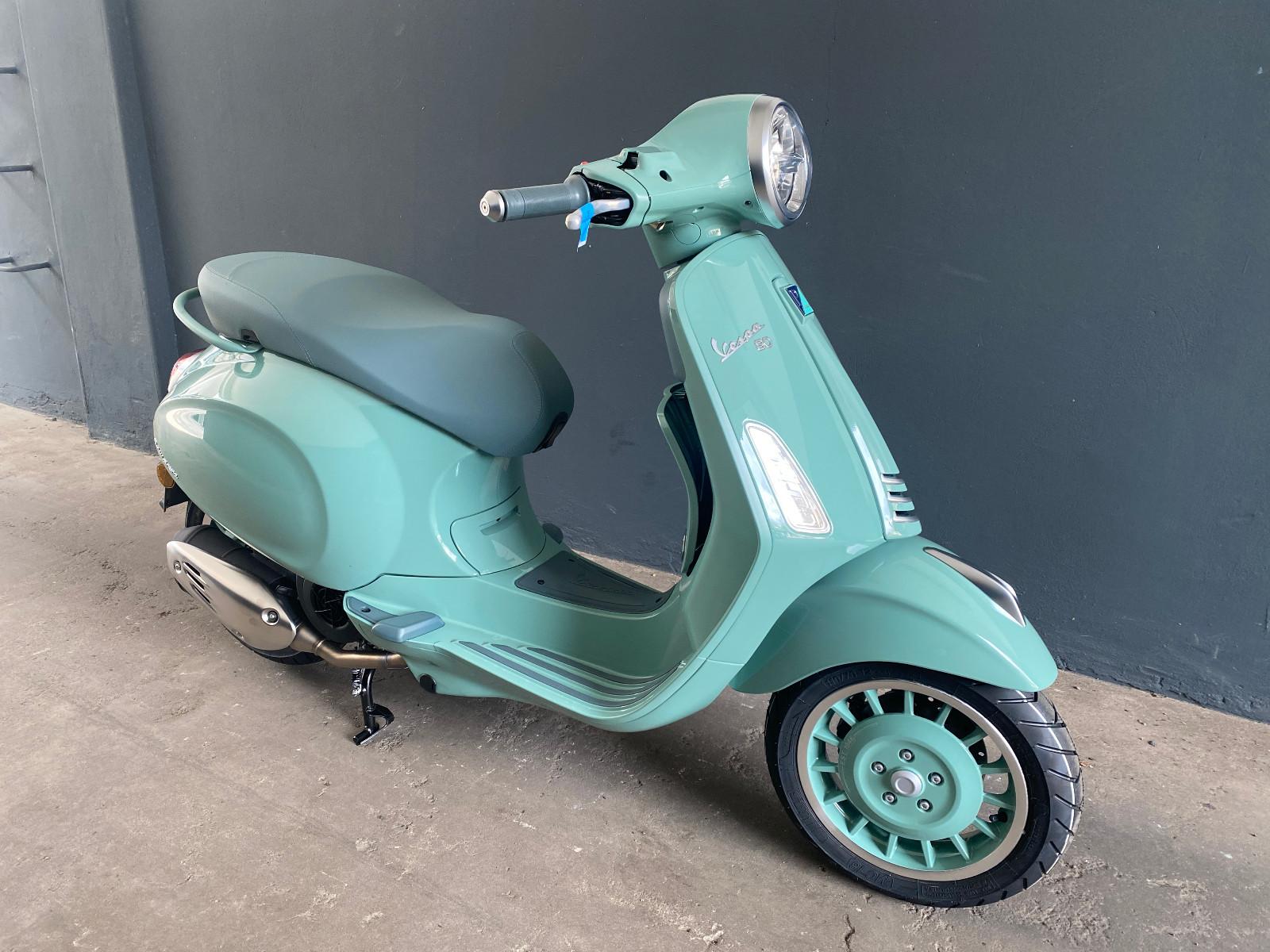 Vespa Primavera 125 E5+ Facelift 80 Jahre Sondermodell