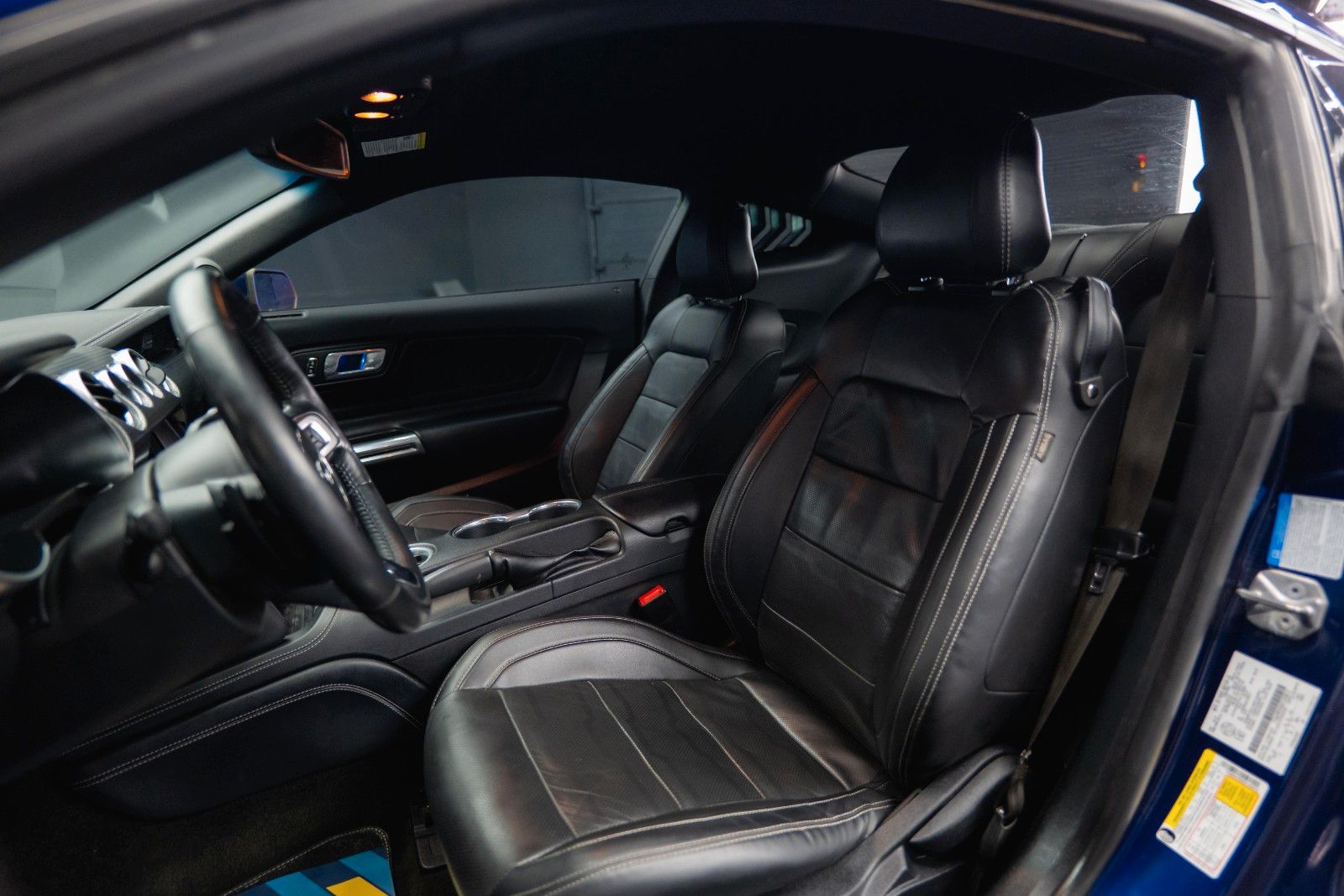 Fahrzeugabbildung Ford Mustang Shelby GT 500 Coupe Performance PREMIUM