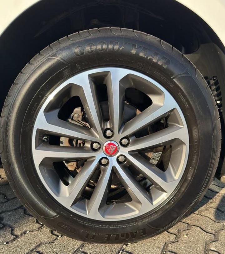 Jaguar F-Pace 25d AWD R-Sport Automatik R-Sport Top Zus
