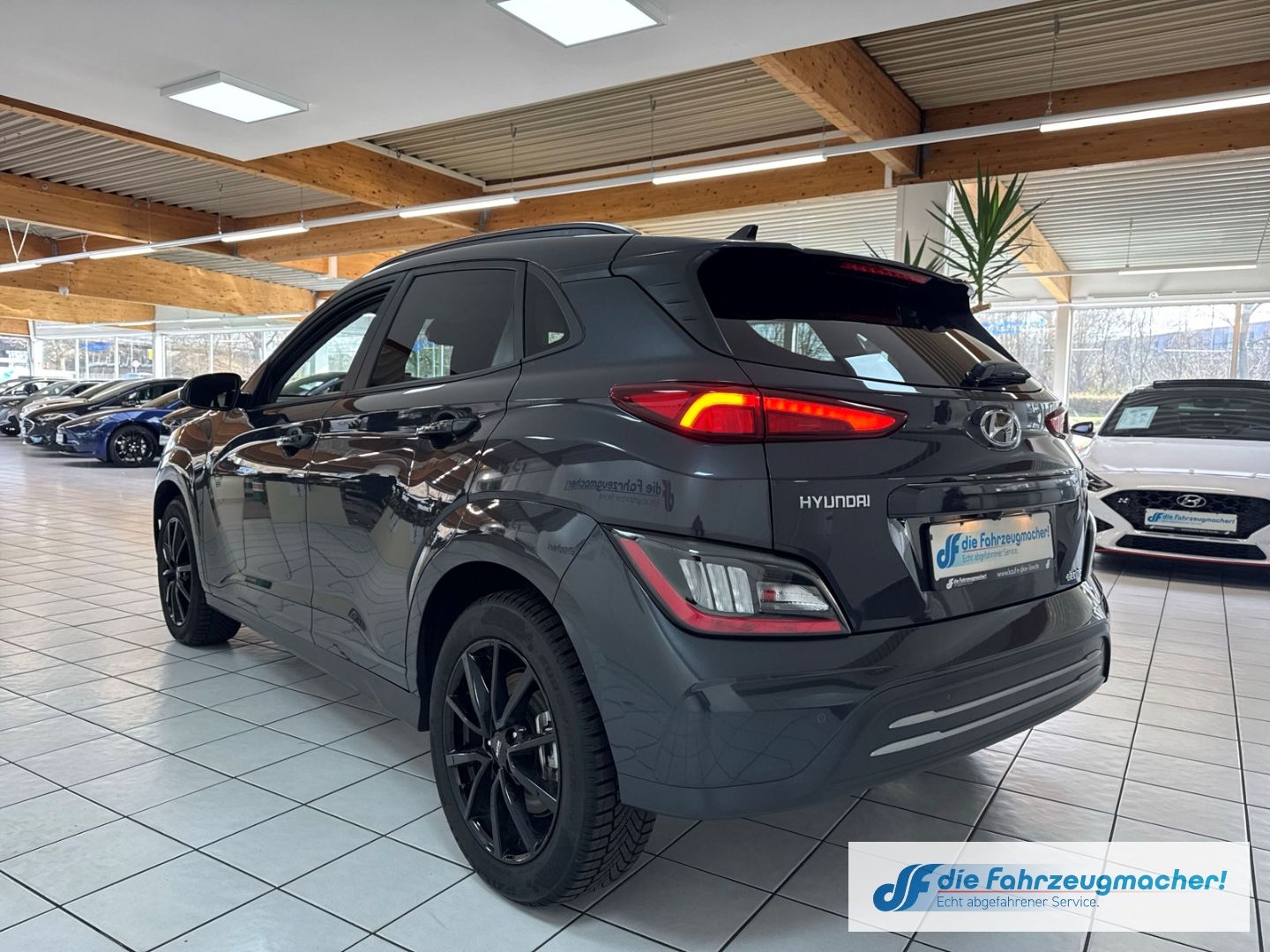 Fahrzeugabbildung Hyundai KONA Elektro 2WD Apple CarPlay Android Auto Klim