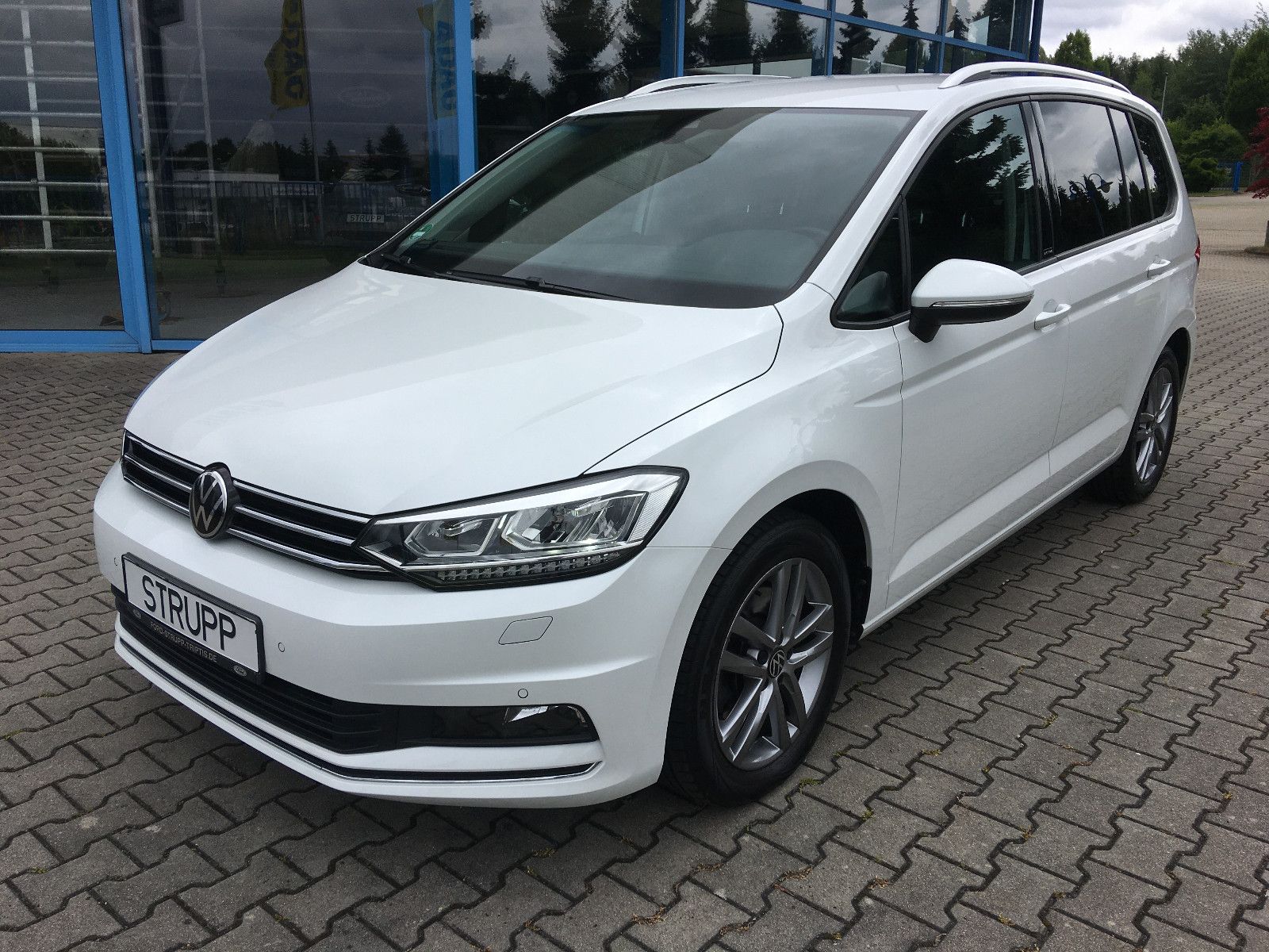 Volkswagen Touran Active 2,0 Active Standhz./LED/ACC/7Sitze