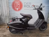 Vespa 946 HORSE    E5+  125 ccm - Offers