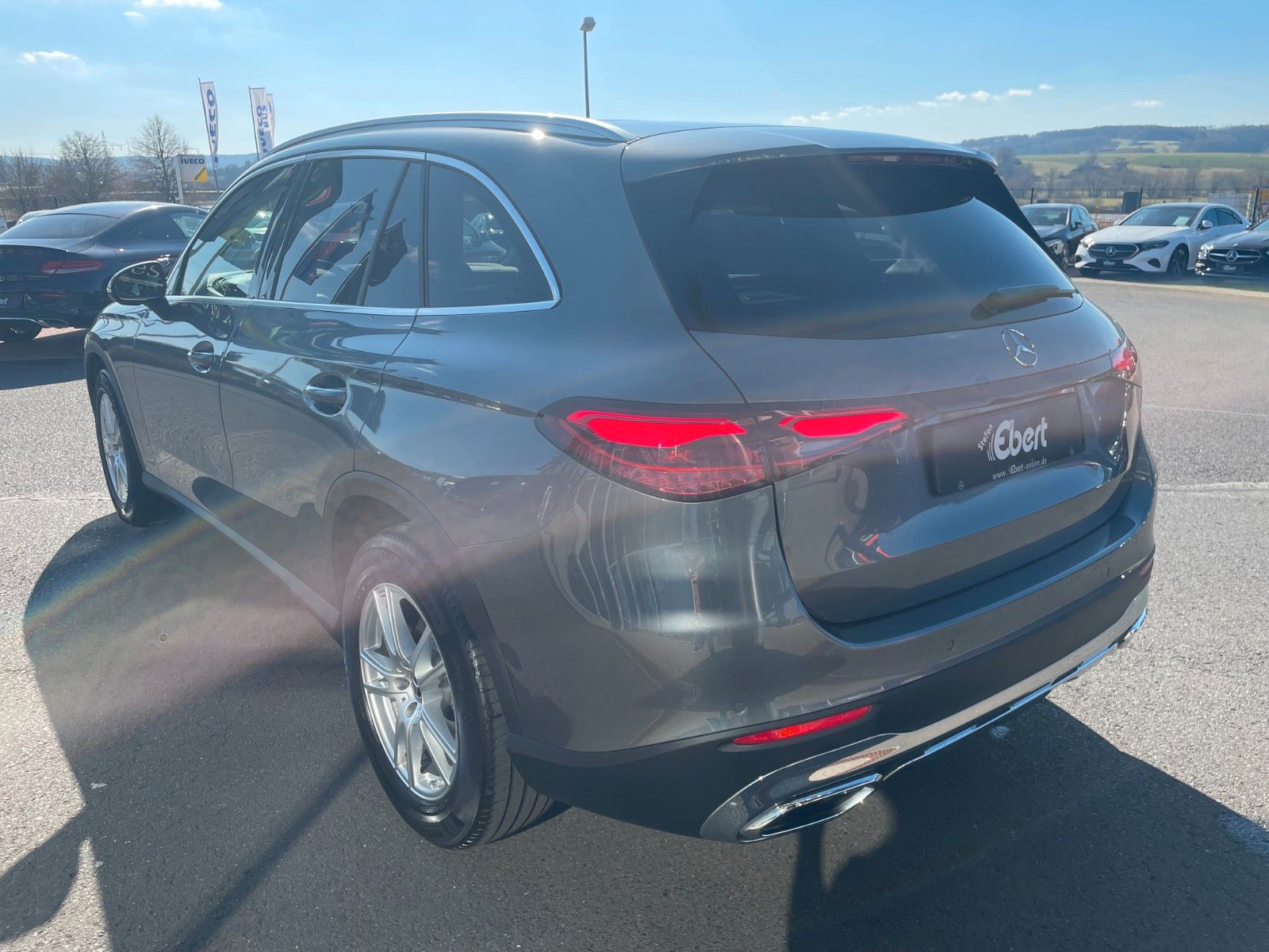 Fahrzeugabbildung Mercedes-Benz GLC 200 4M AVANTGARDE Pano+Burm+360°+Distr+Ambie