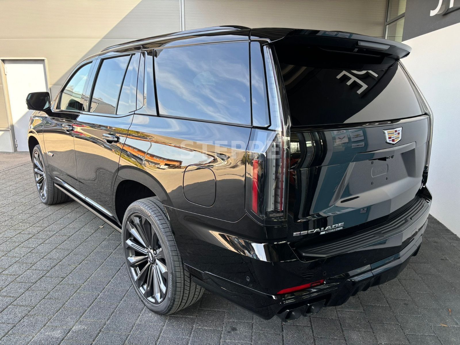 Cadillac Escalade MY26 V-Series 6.2 V8 Supercharged AWD