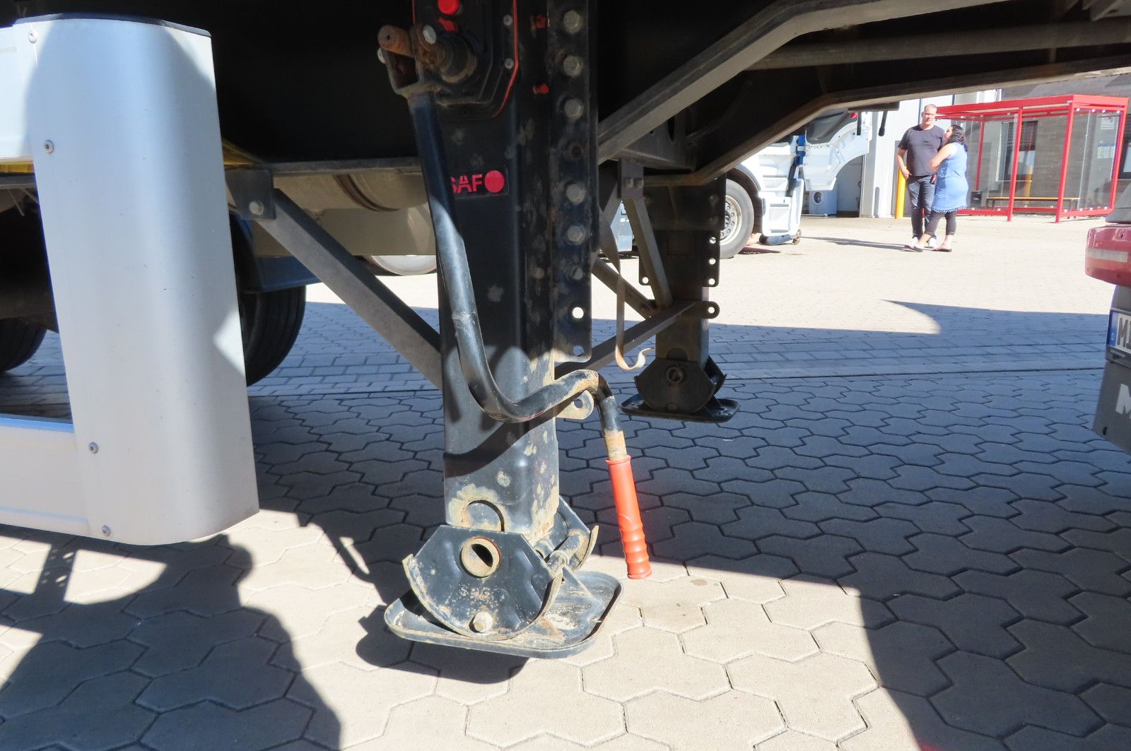 Fahrzeugabbildung Andere Wiese Baustoffauflieger - Heckkran Kran Fassi